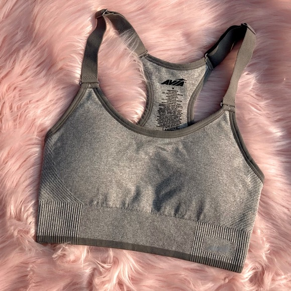 🚨🏷MOVING SALE💕 NWOT Avia Sports Bra | Women’s Medium - Picture 1 of 4